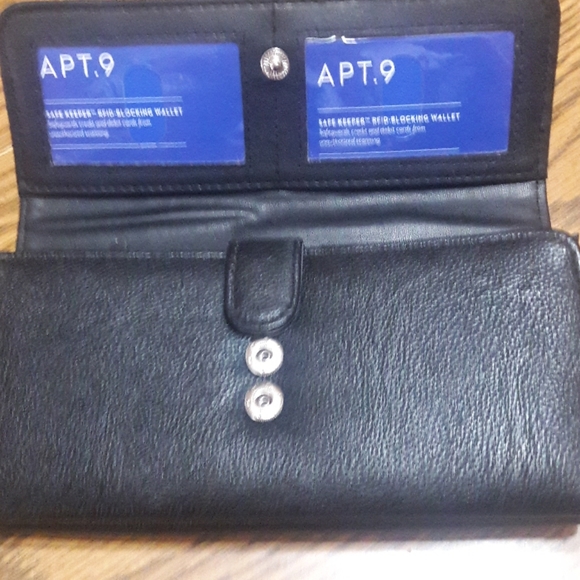 Wallet - Picture 4 of 4